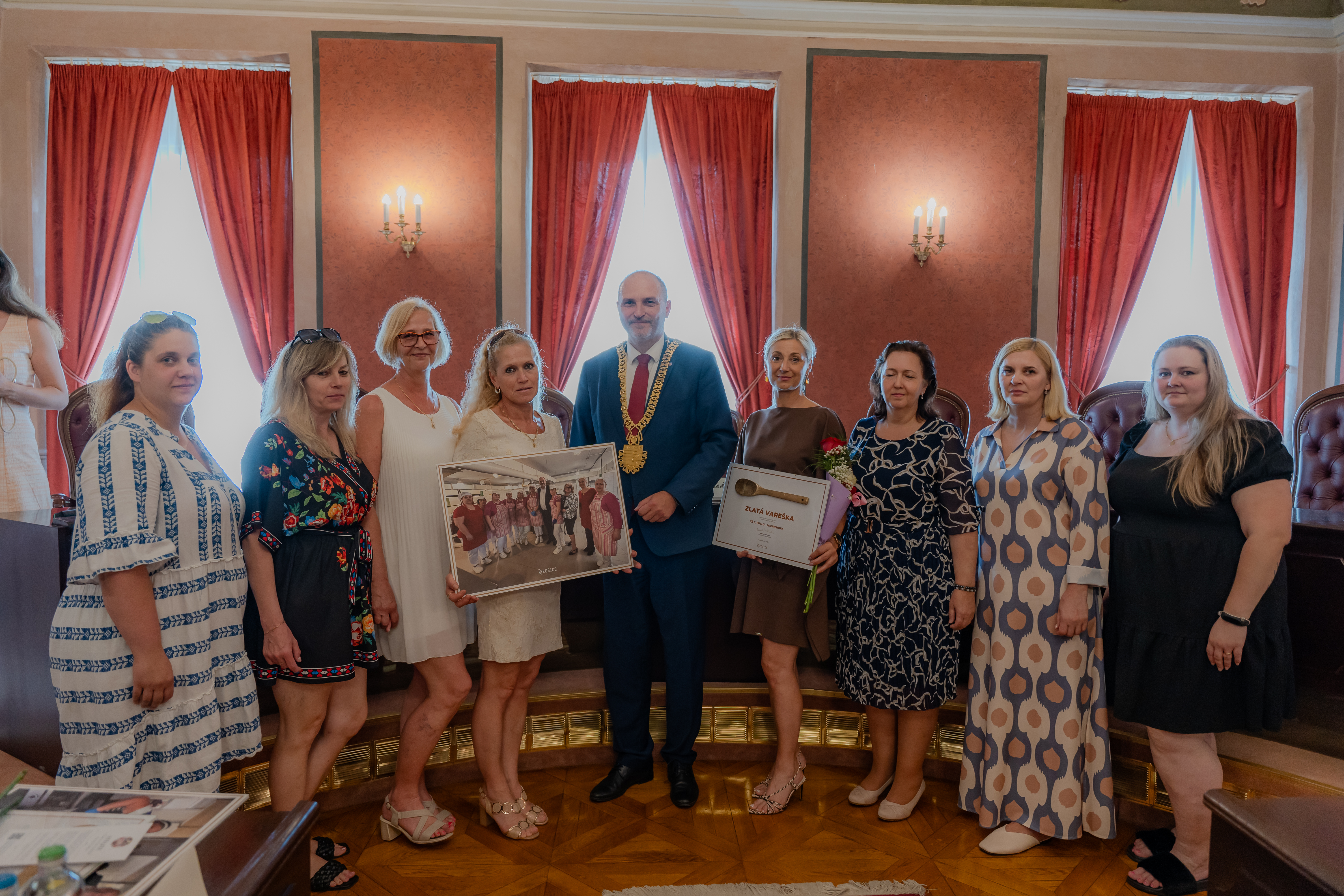 Prijatie nepedagogickych zamestnancov v Historickej radnici-17